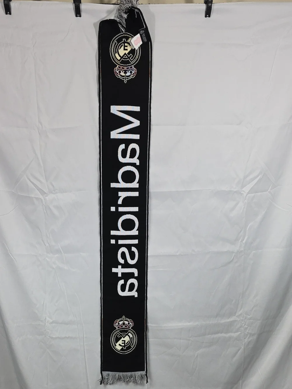 Real Madrid 'Madridista' Fan Scarf - White with Black Trim 60 Inches (M73)